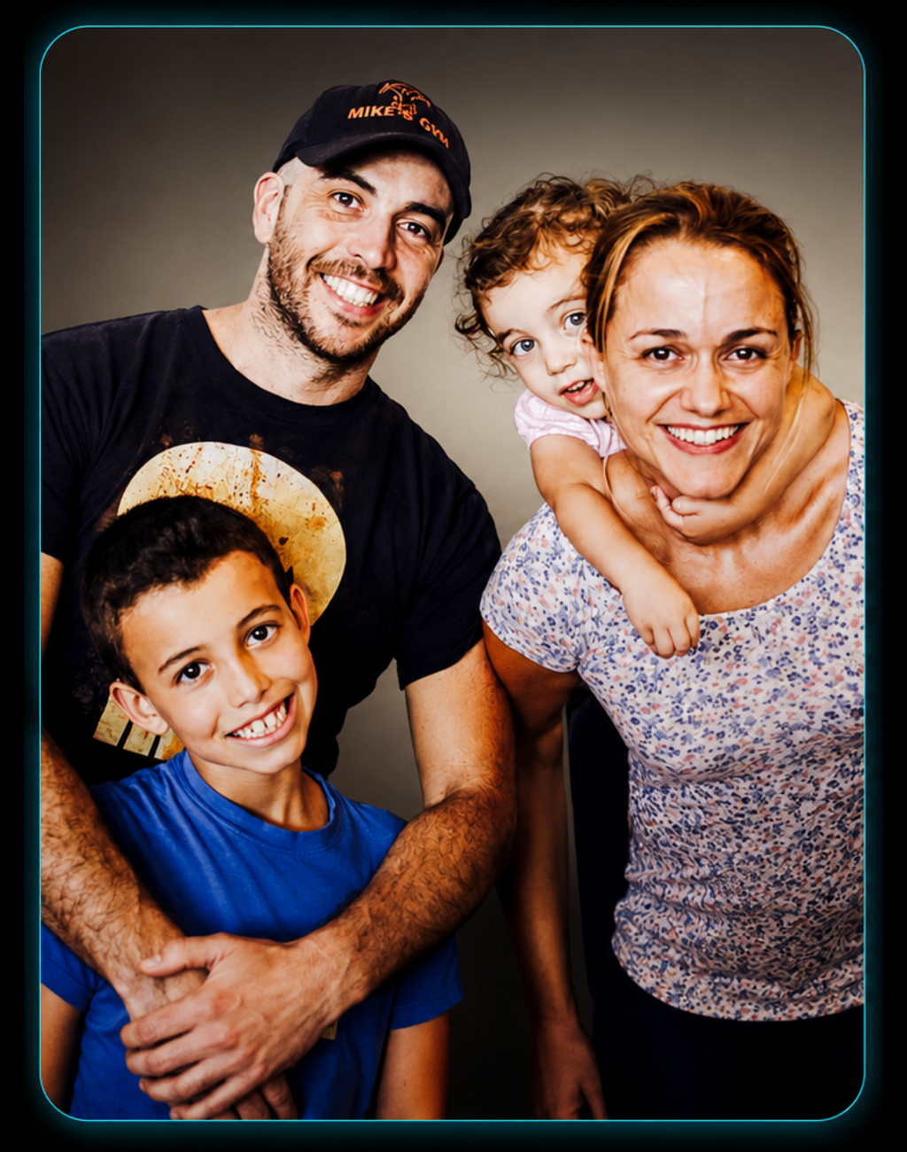 Luciana y Juan Ramón junto a su familia
